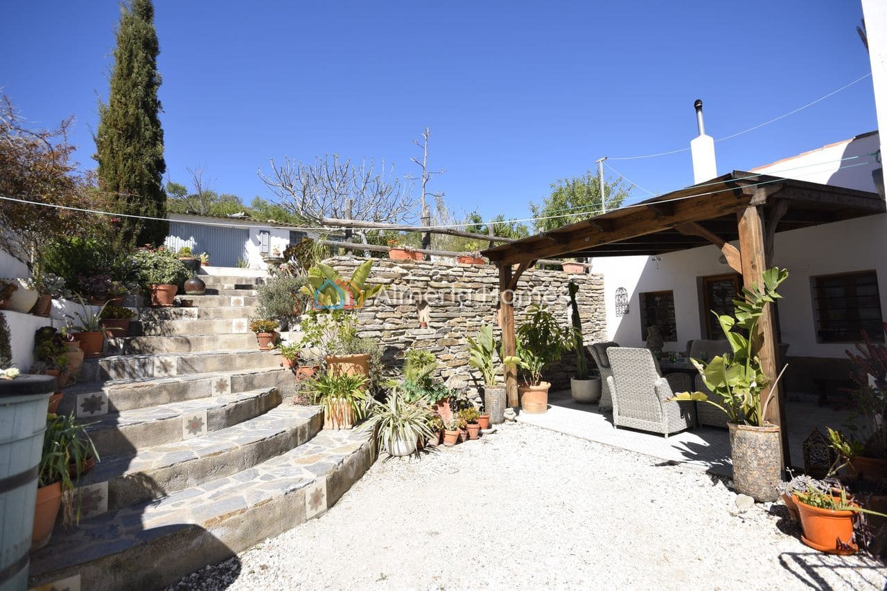 5 makuuhuone Maalaistalo myytävänä paikassa Lubrin mukana uima-altaan 
autotalli - 199 950 € (Ref: 9694029)