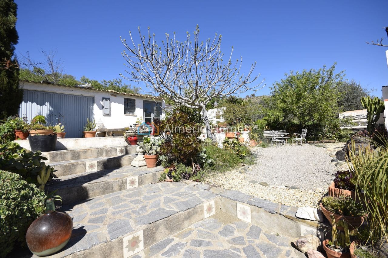 5 makuuhuone Maalaistalo myytävänä paikassa Lubrin mukana uima-altaan 
autotalli - 199 950 € (Ref: 9694029)