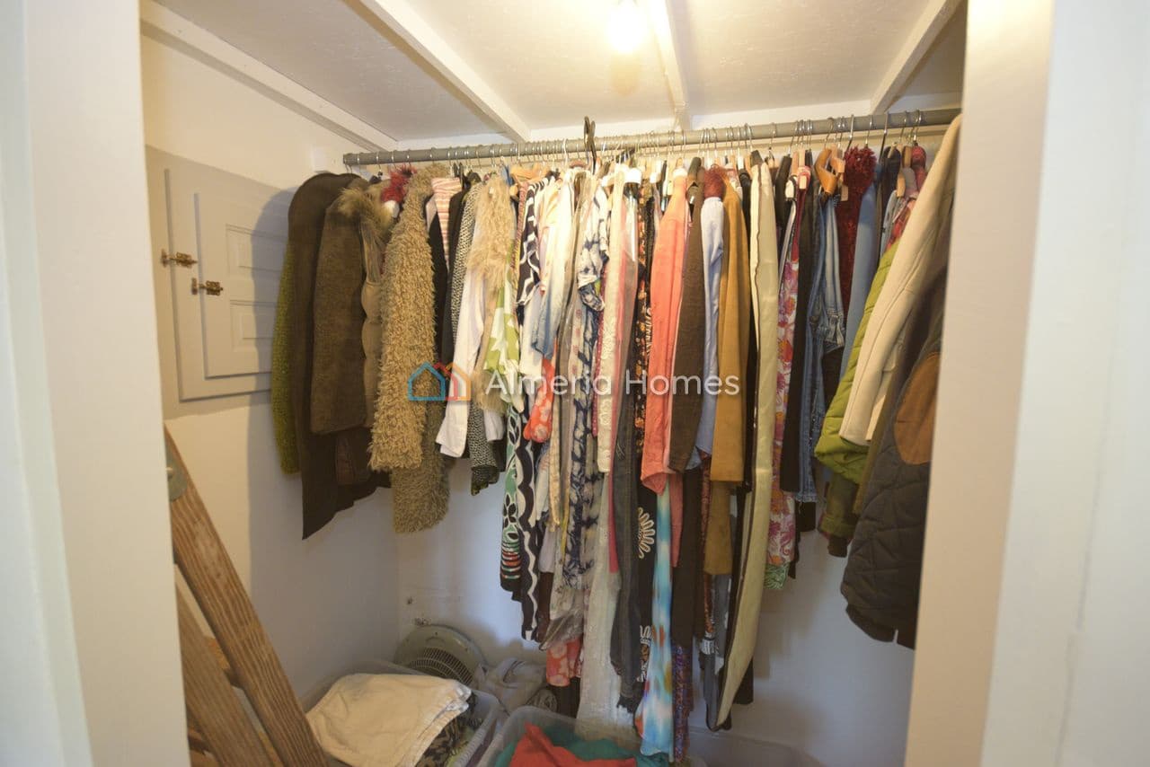 5 makuuhuone Maalaistalo myytävänä paikassa Lubrin mukana uima-altaan 
autotalli - 199 950 € (Ref: 9694029)