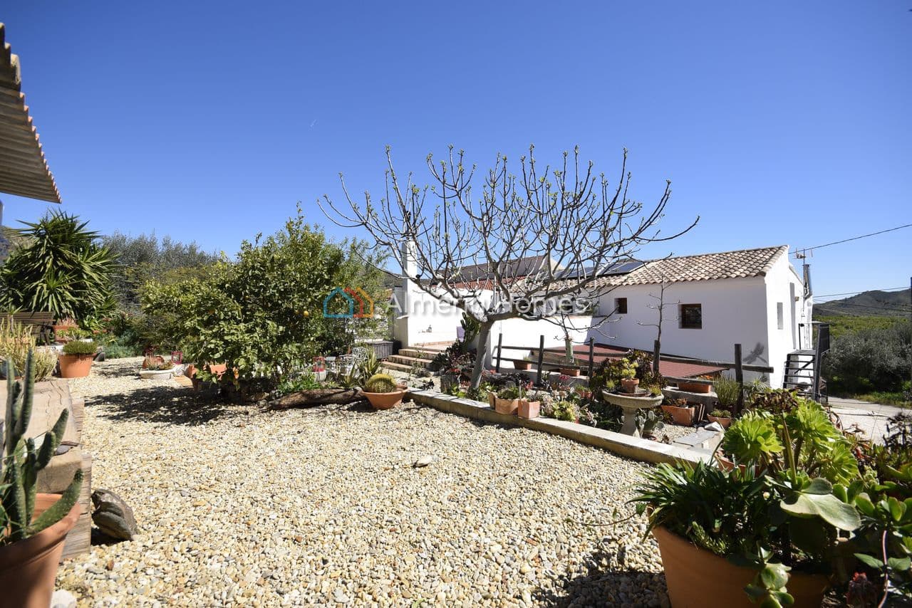 5 makuuhuone Maalaistalo myytävänä paikassa Lubrin mukana uima-altaan 
autotalli - 199 950 € (Ref: 9694029)