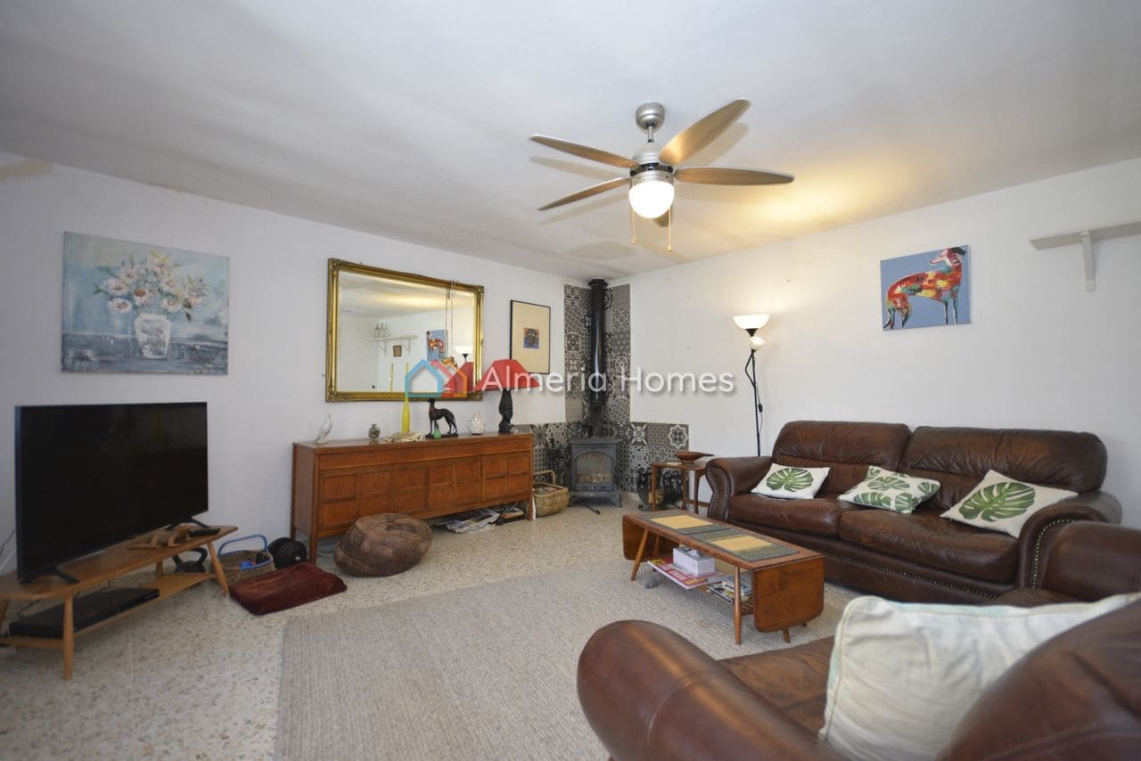 5 makuuhuone Maalaistalo myytävänä paikassa Lubrin mukana uima-altaan 
autotalli - 199 950 € (Ref: 9694029)