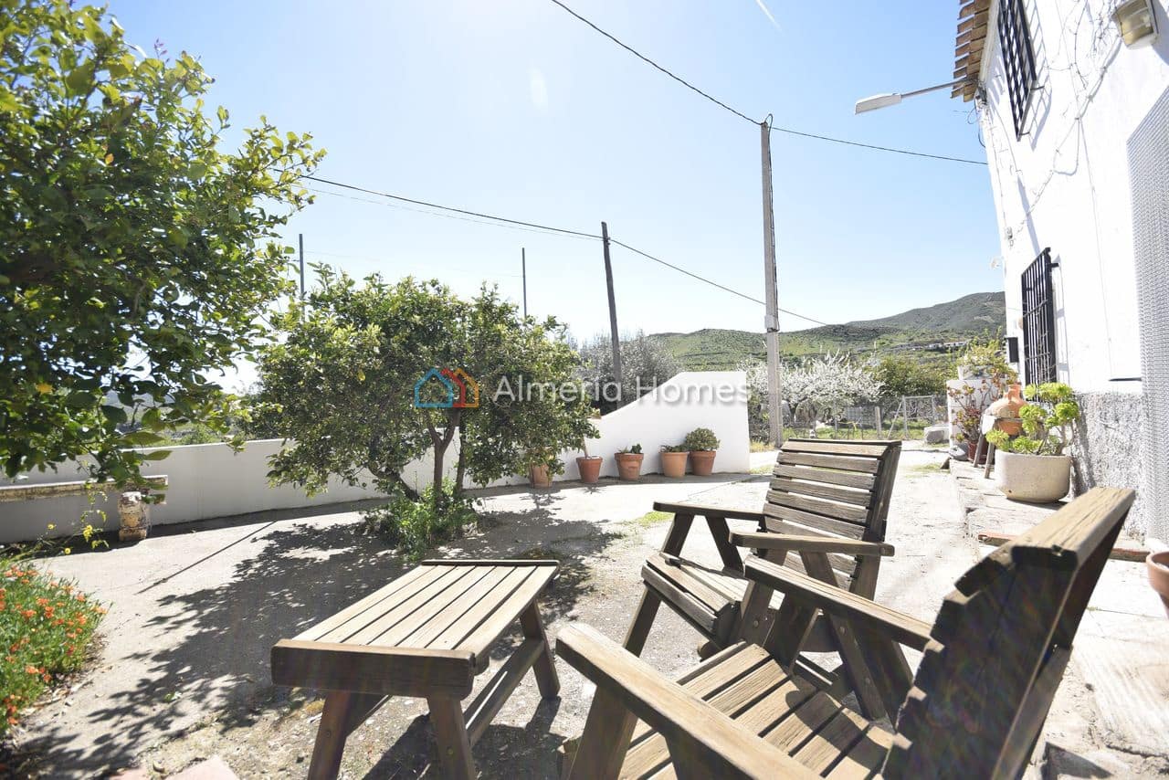 5 makuuhuone Maalaistalo myytävänä paikassa Lubrin mukana uima-altaan 
autotalli - 199 950 € (Ref: 9694029)