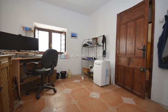 5 soveværelse Byhus til salg i Albanchez - € 110.000 (Ref: 9707896)