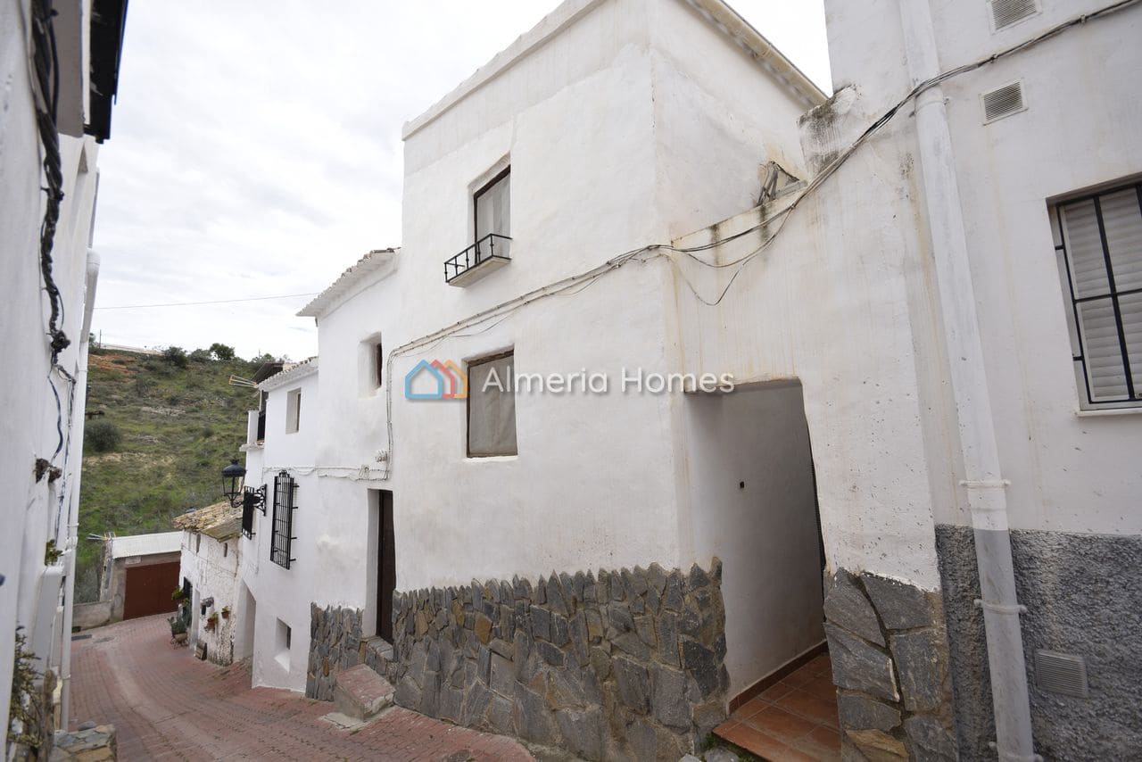 5 soveværelse Byhus til salg i Albanchez - € 110.000 (Ref: 9707896)