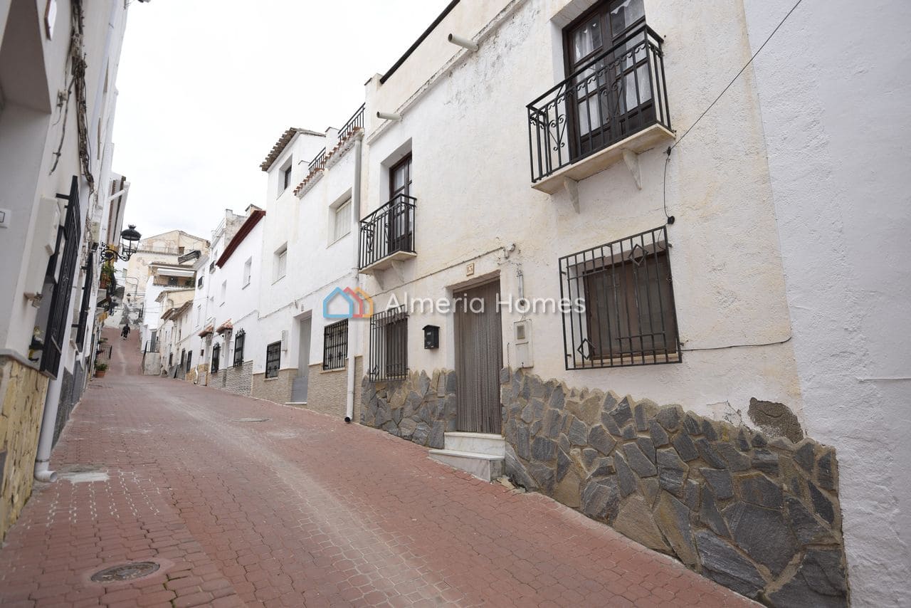 5 soveværelse Byhus til salg i Albanchez - € 110.000 (Ref: 9707896)