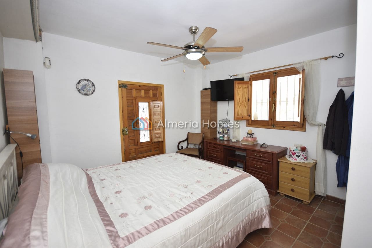 3 bedroom Villa for sale in Oria with pool garage - € 164,995 (Ref: 9716594)