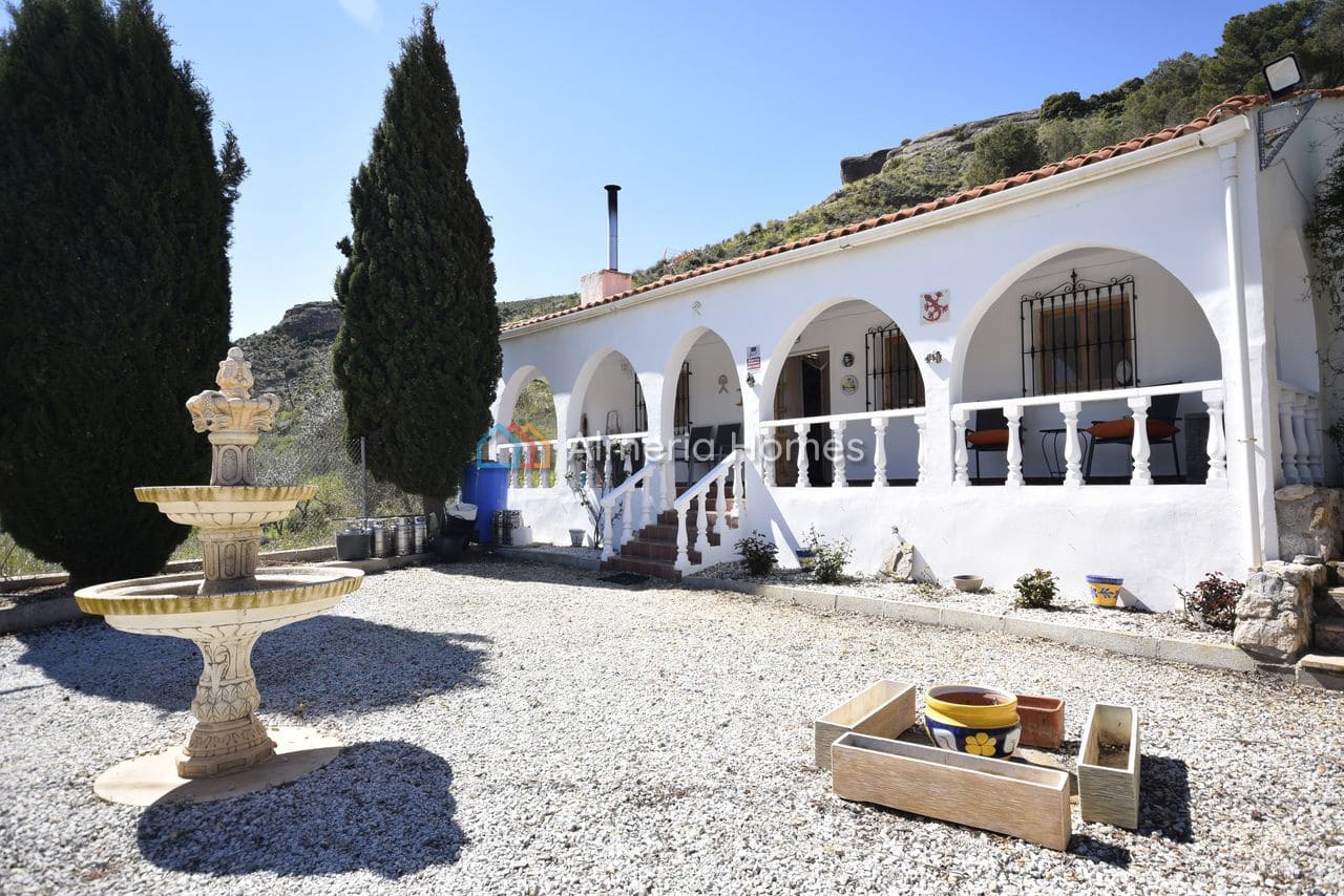 3 bedroom Villa for sale in Oria with pool garage - € 164,995 (Ref: 9716594)