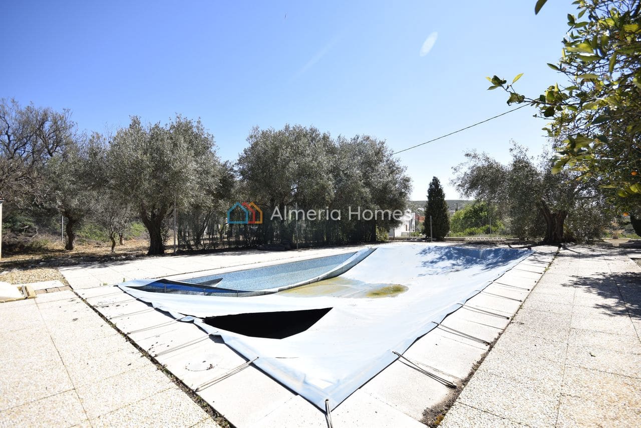 3 bedroom Villa for sale in Oria with pool garage - € 164,995 (Ref: 9716594)