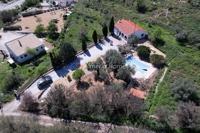 3 sovrum Villa till salu i Oria med pool garage - 164 995 € (Ref: 9716594)