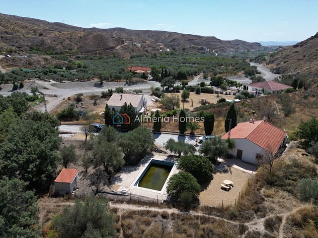 3 quarto Moradia para venda em Albox com piscina garagem - 164 950 € (Ref: 9716594)