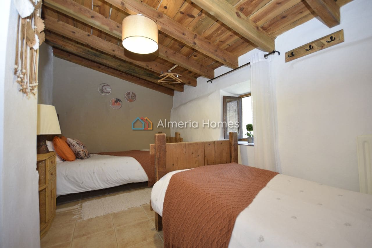 6 sovrum Finca/Hus på landet till salu i Oria med pool - 264 995 € (Ref: 9730782)