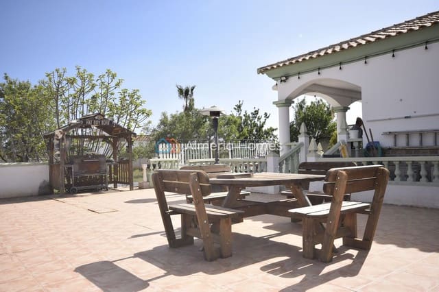 Chalet de 4 habitaciones en Albox en venta con piscina garaje - 309.995 € (Ref: 9730886)
