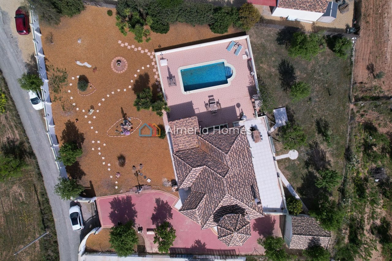 4 Zimmer Villa zu verkaufen in Albox mit Pool Garage - 309.995 € (Ref: 9730886)