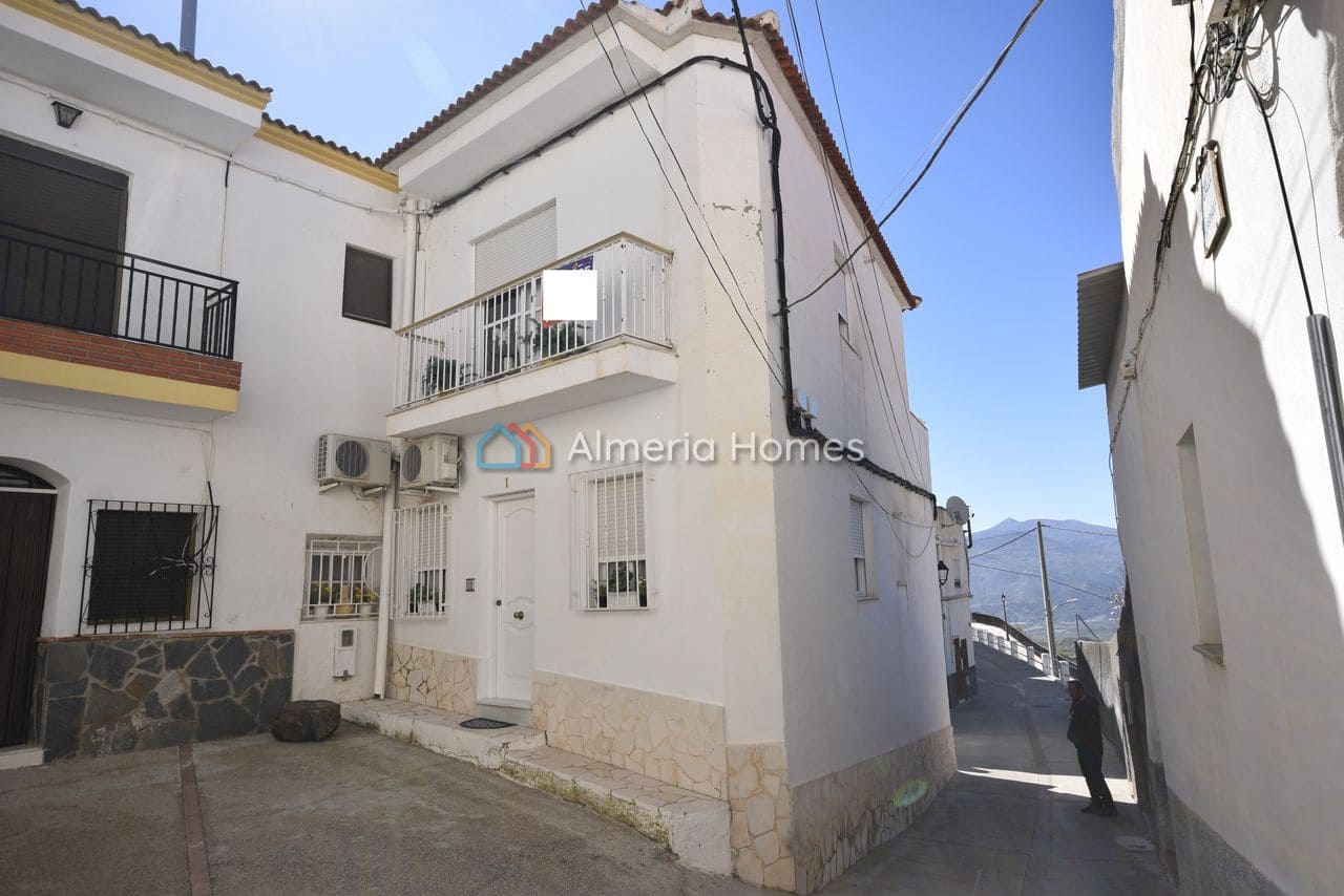 5 sypialnia Dom na sprzedaż w Lucar z basenem garażem - 149 995 € (Ref: 9759591)