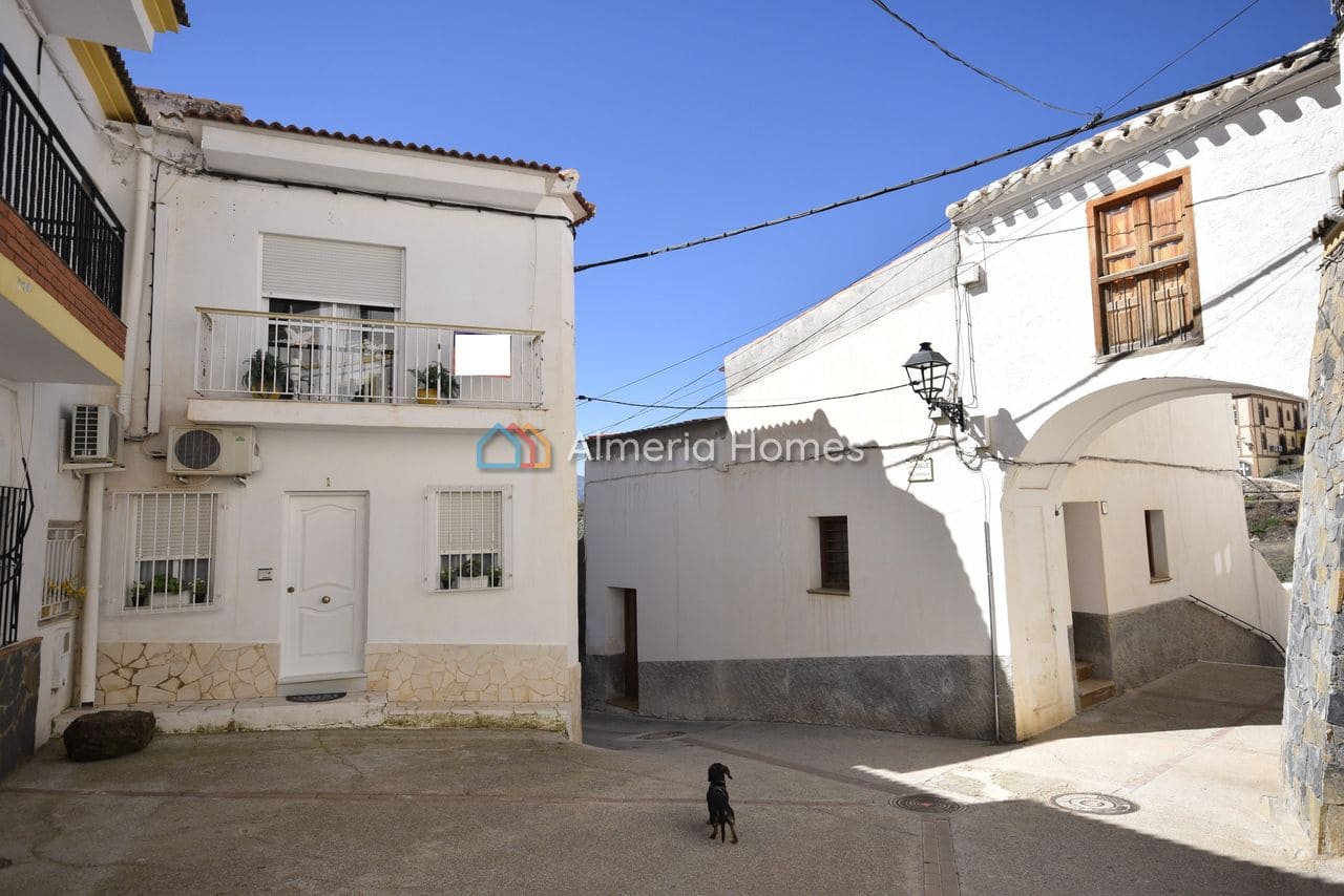 5 sypialnia Dom na sprzedaż w Lucar z basenem garażem - 149 995 € (Ref: 9759591)