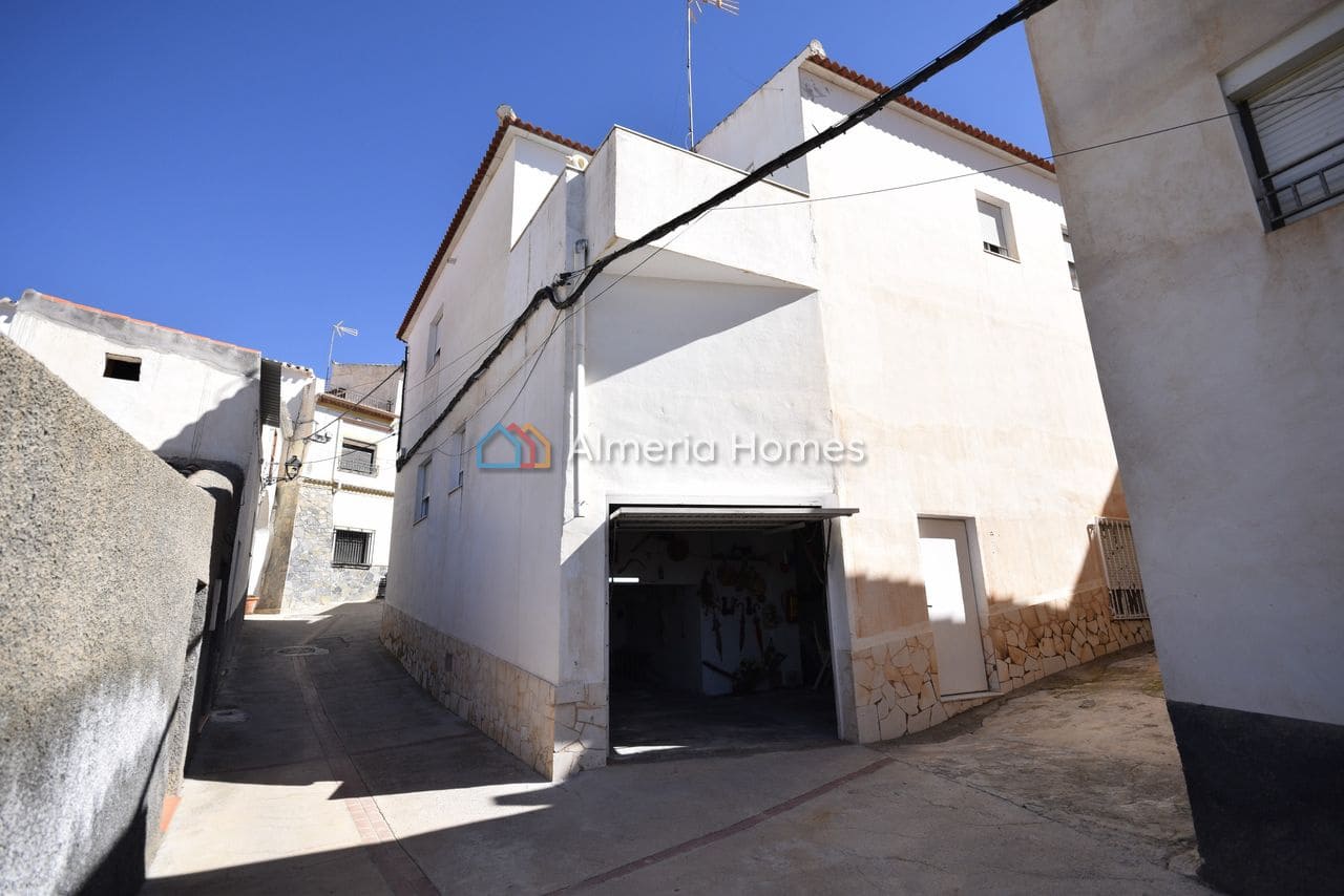 5 sypialnia Dom na sprzedaż w Lucar z basenem garażem - 149 995 € (Ref: 9759591)