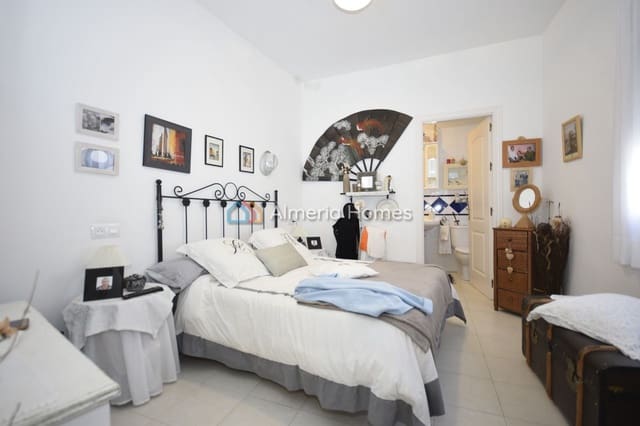 5 sypialnia Dom na sprzedaż w Lúcar z basenem garażem - 149 995 € (Ref: 9759591)