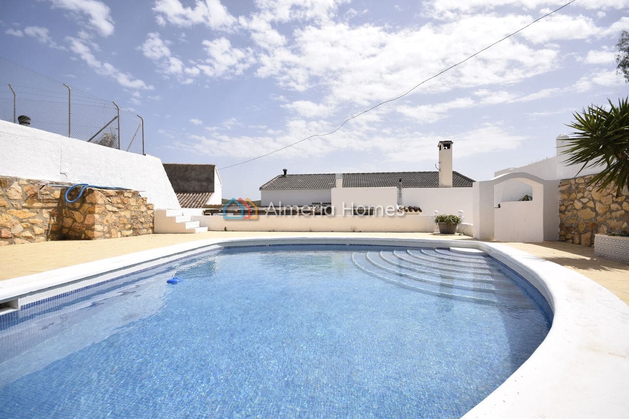 4 bedroom Villa for sale in Albox with pool garage - € 249,000 (Ref: 9761257)