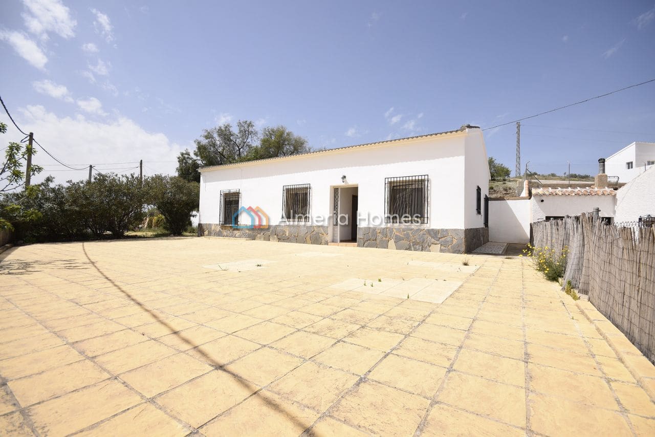 4 bedroom Villa for sale in Albox with pool garage - € 249,000 (Ref: 9761257)