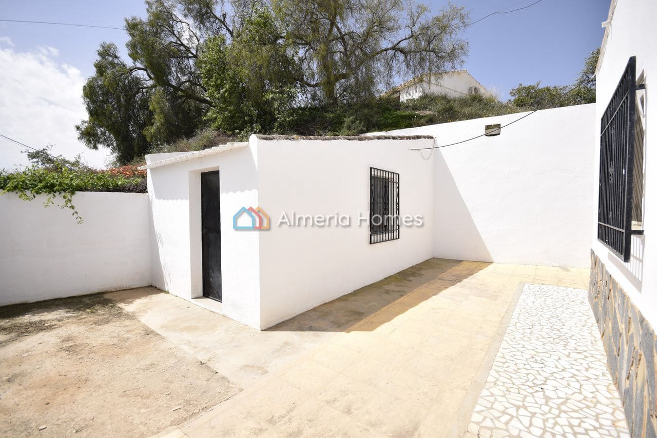 4 bedroom Villa for sale in Albox with pool garage - € 249,000 (Ref: 9761257)