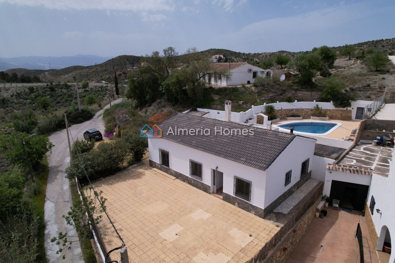 4 bedroom Villa for sale in Albox with pool garage - € 249,000 (Ref: 9761257)