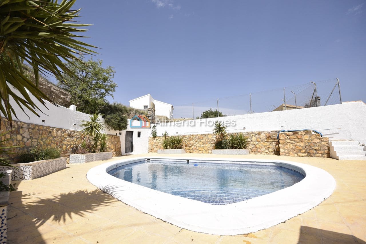 4 bedroom Villa for sale in Albox with pool garage - € 249,000 (Ref: 9761257)