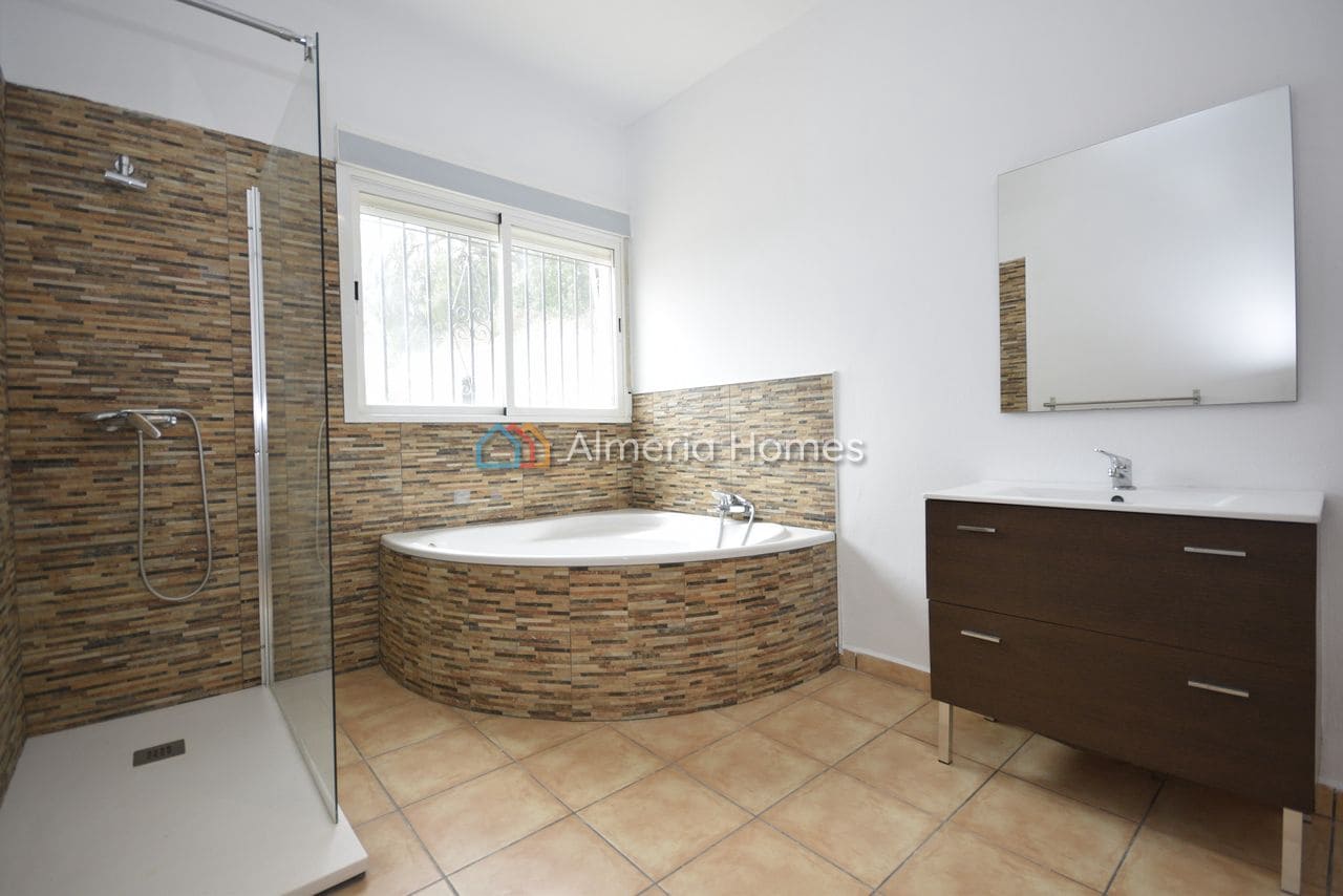 4 bedroom Villa for sale in Albox with pool garage - € 249,000 (Ref: 9761257)