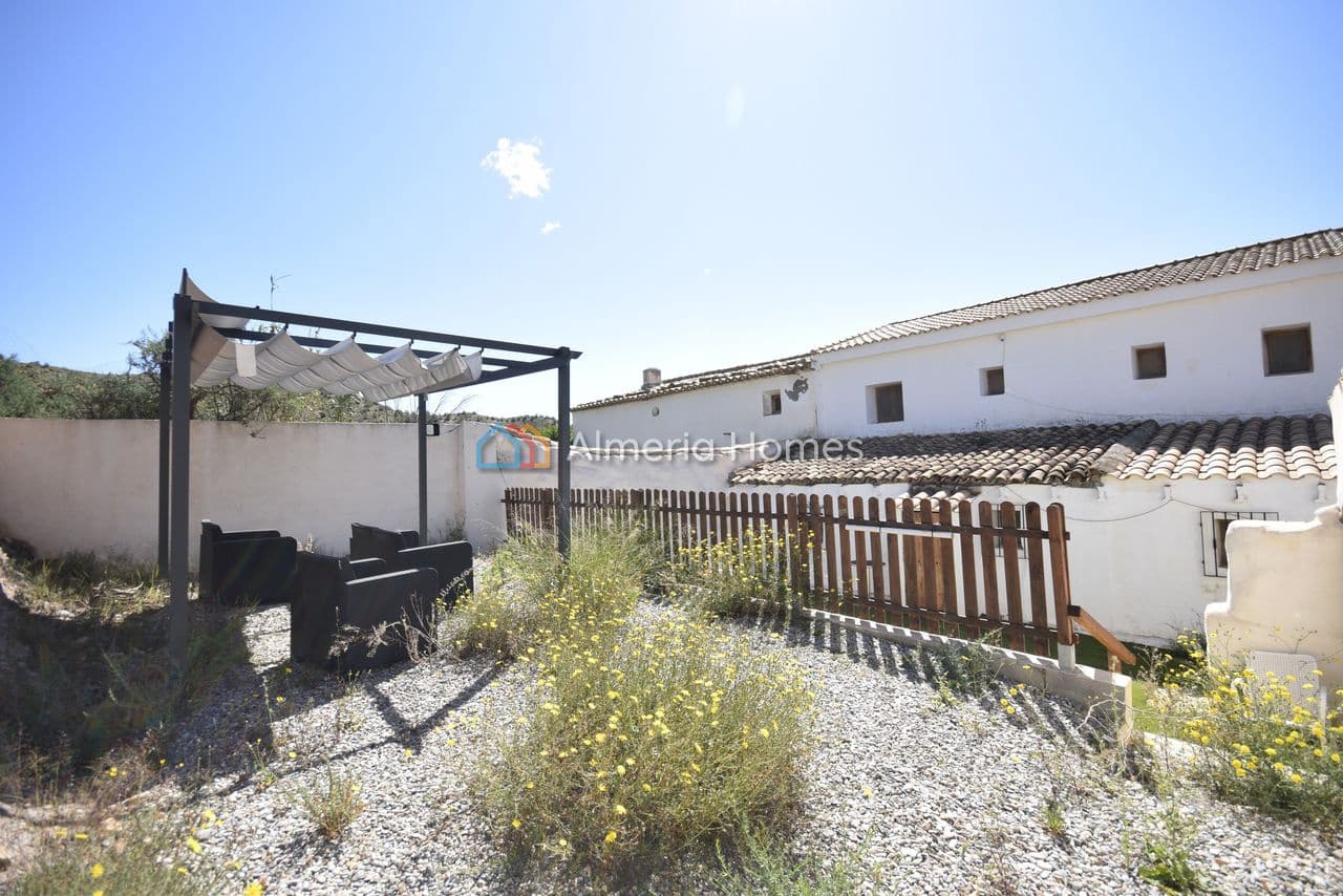 6 soverom Finca/Herregård til salgs i Albox med garasje - € 99 995 (Ref: 9777080)