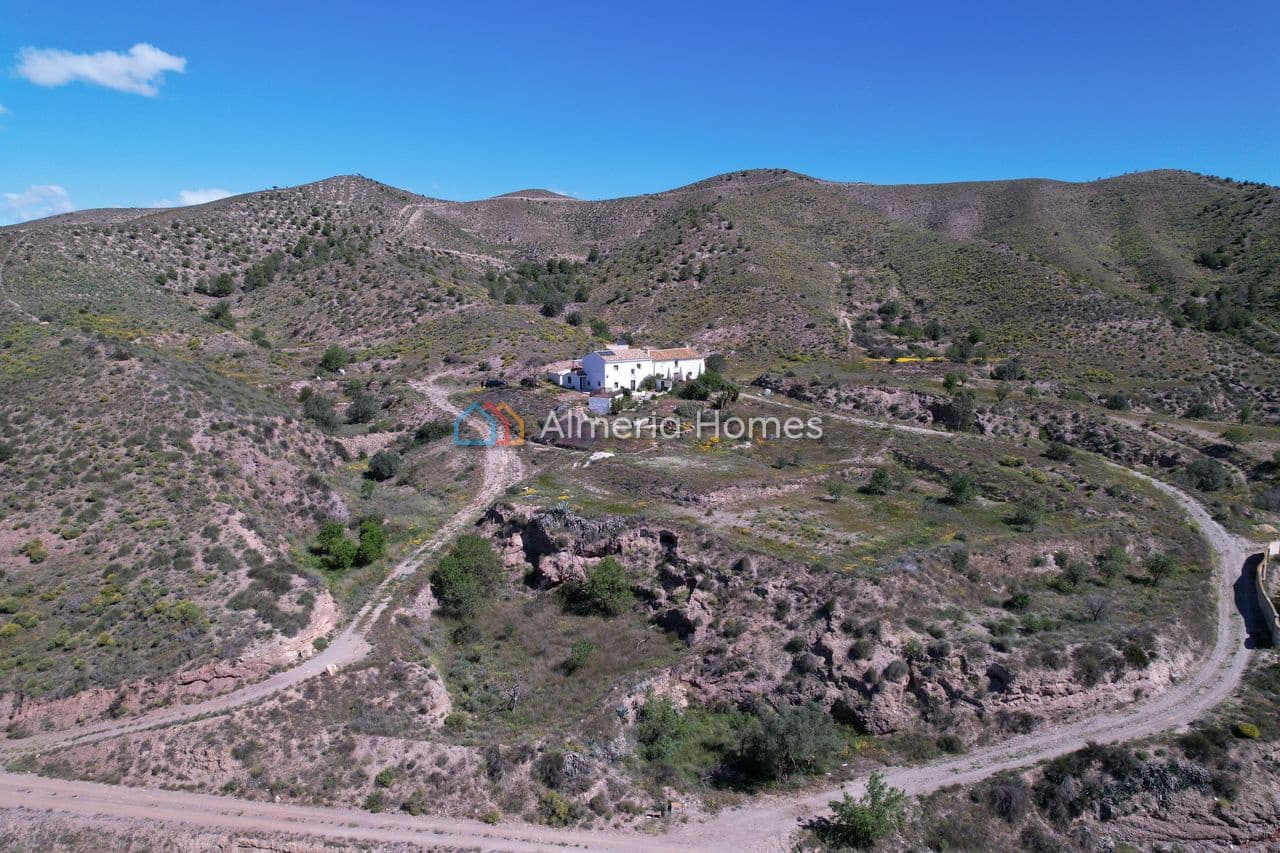 6 soverom Finca/Herregård til salgs i Albox med garasje - € 99 995 (Ref: 9777080)