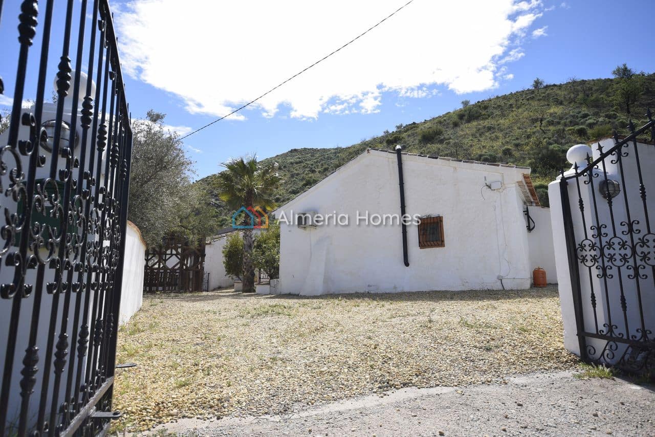 3 bedroom Finca/Country House for sale in Oria with garage - € 129,950 (Ref: 9778822)