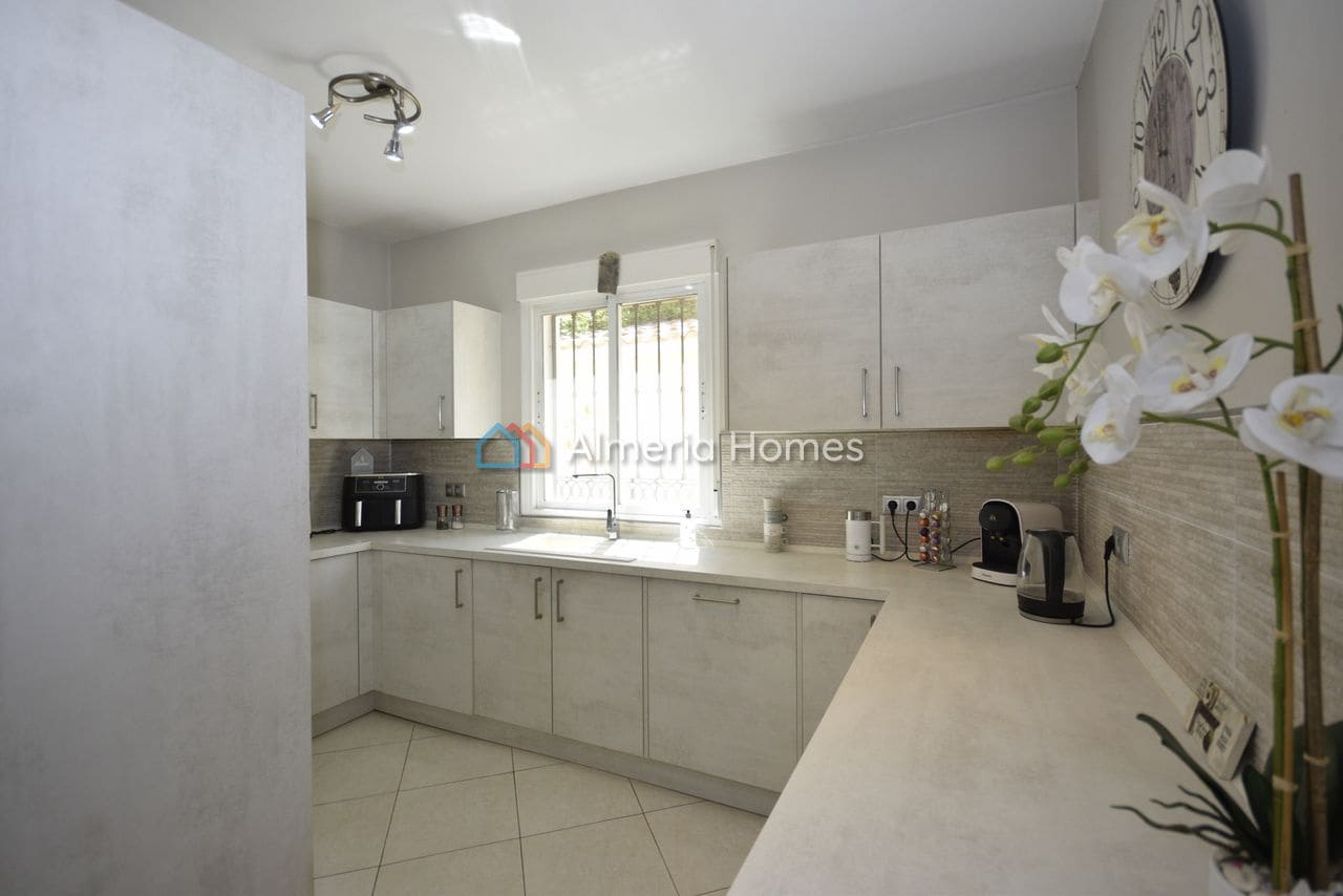 3 sypialnia Willa na sprzedaż w Partaloa z basenem garażem - 299 995 € (Ref: 9778981)