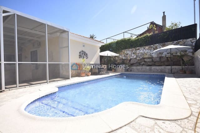 3 sypialnia Willa na sprzedaż w Partaloa z basenem garażem - 299 995 € (Ref: 9778981)