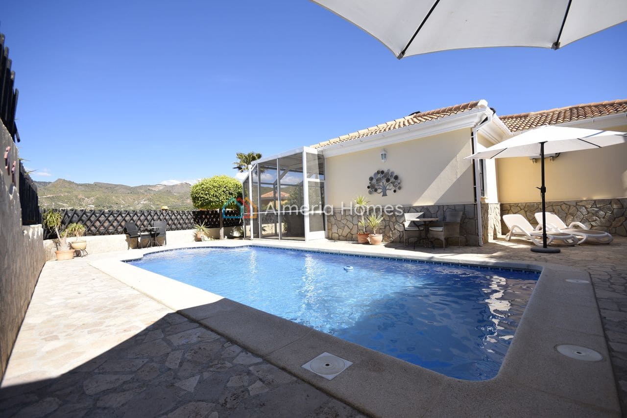 3 sypialnia Willa na sprzedaż w Partaloa z basenem garażem - 299 995 € (Ref: 9778981)