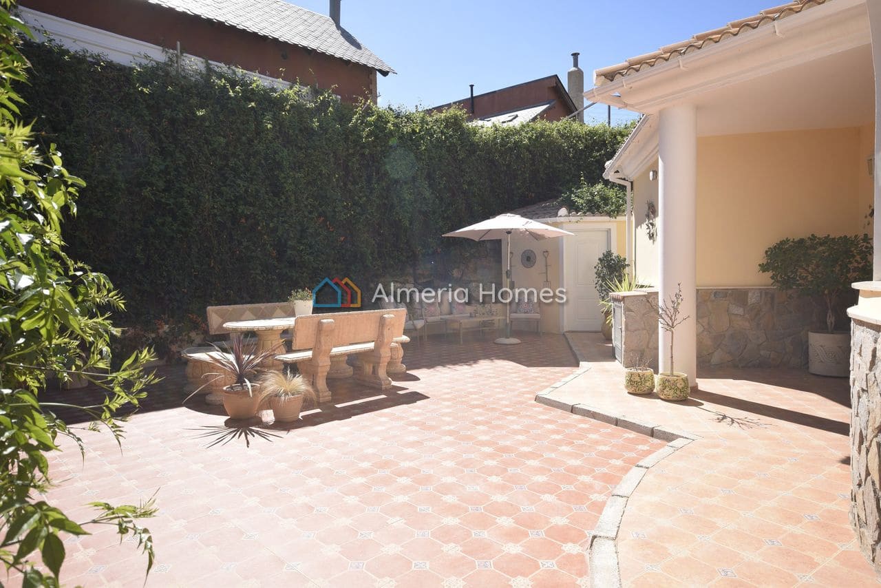 3 sypialnia Willa na sprzedaż w Partaloa z basenem garażem - 299 995 € (Ref: 9778981)