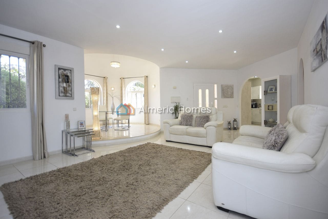 3 sypialnia Willa na sprzedaż w Partaloa z basenem garażem - 299 995 € (Ref: 9778981)