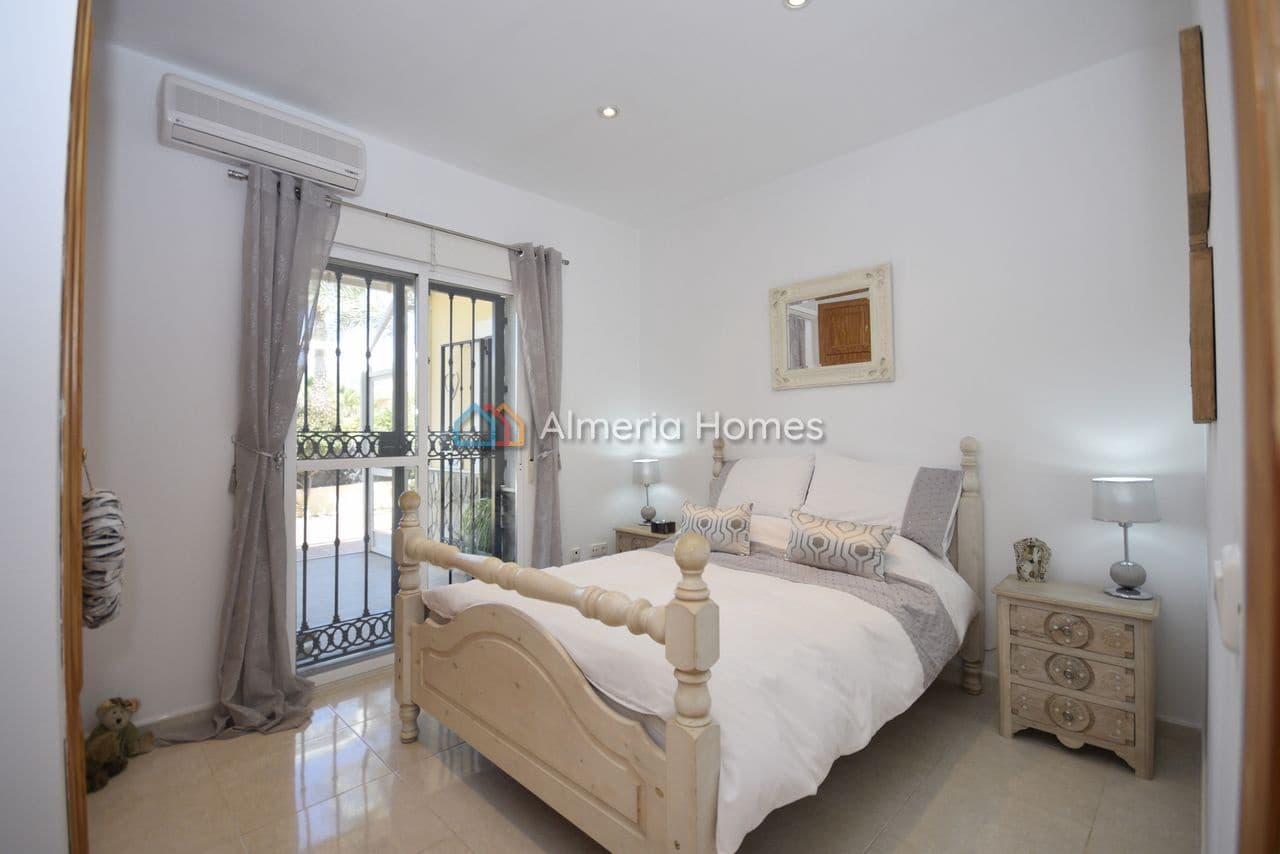 3 sypialnia Willa na sprzedaż w Partaloa z basenem garażem - 299 995 € (Ref: 9778981)