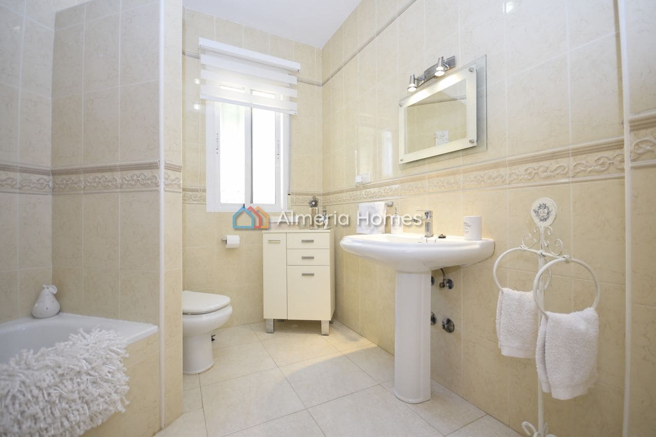 3 sypialnia Willa na sprzedaż w Partaloa z basenem garażem - 299 995 € (Ref: 9778981)