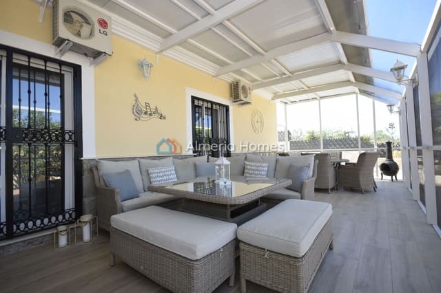 3 sypialnia Willa na sprzedaż w Partaloa z basenem garażem - 299 995 € (Ref: 9778981)