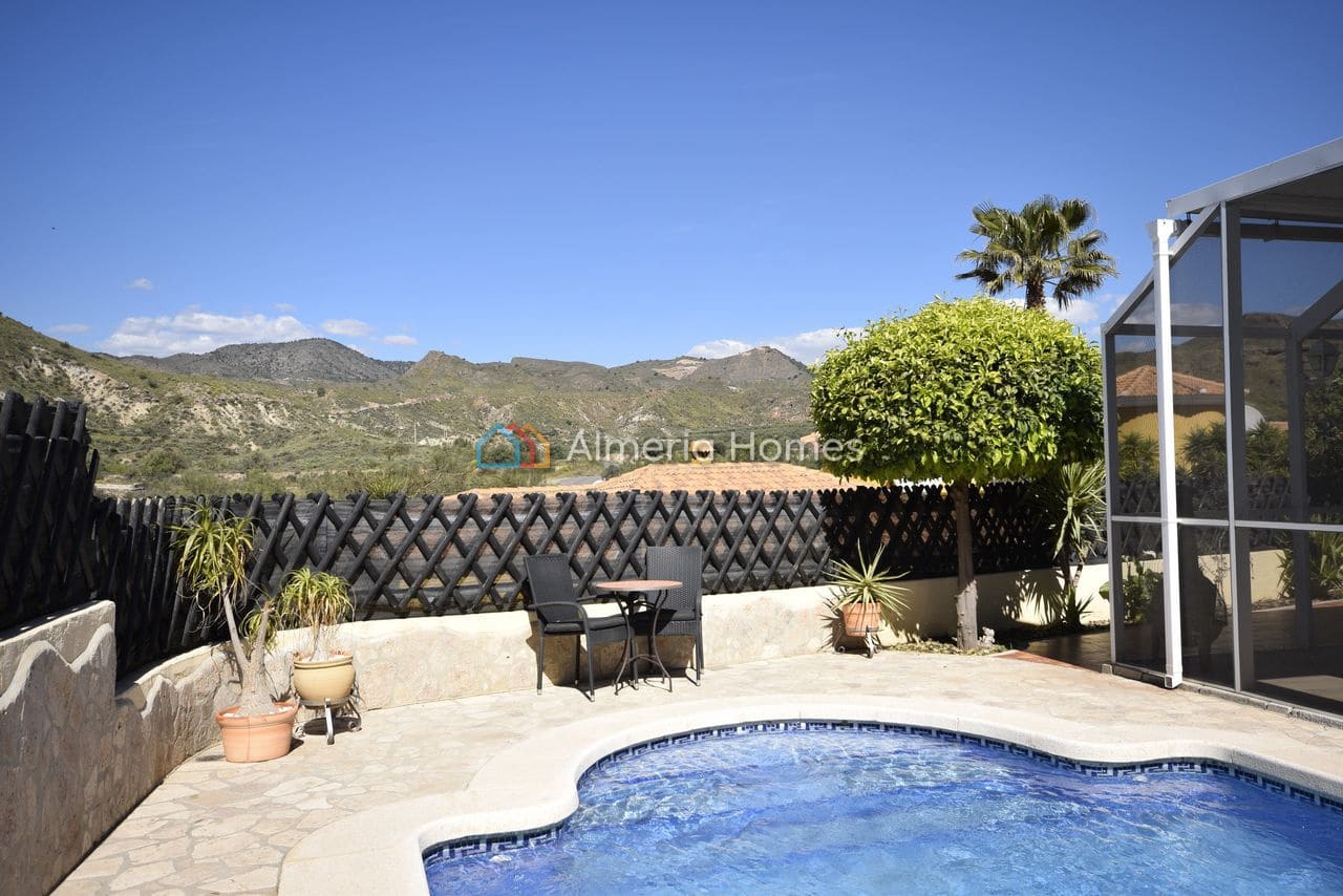 3 sypialnia Willa na sprzedaż w Partaloa z basenem garażem - 299 995 € (Ref: 9778981)