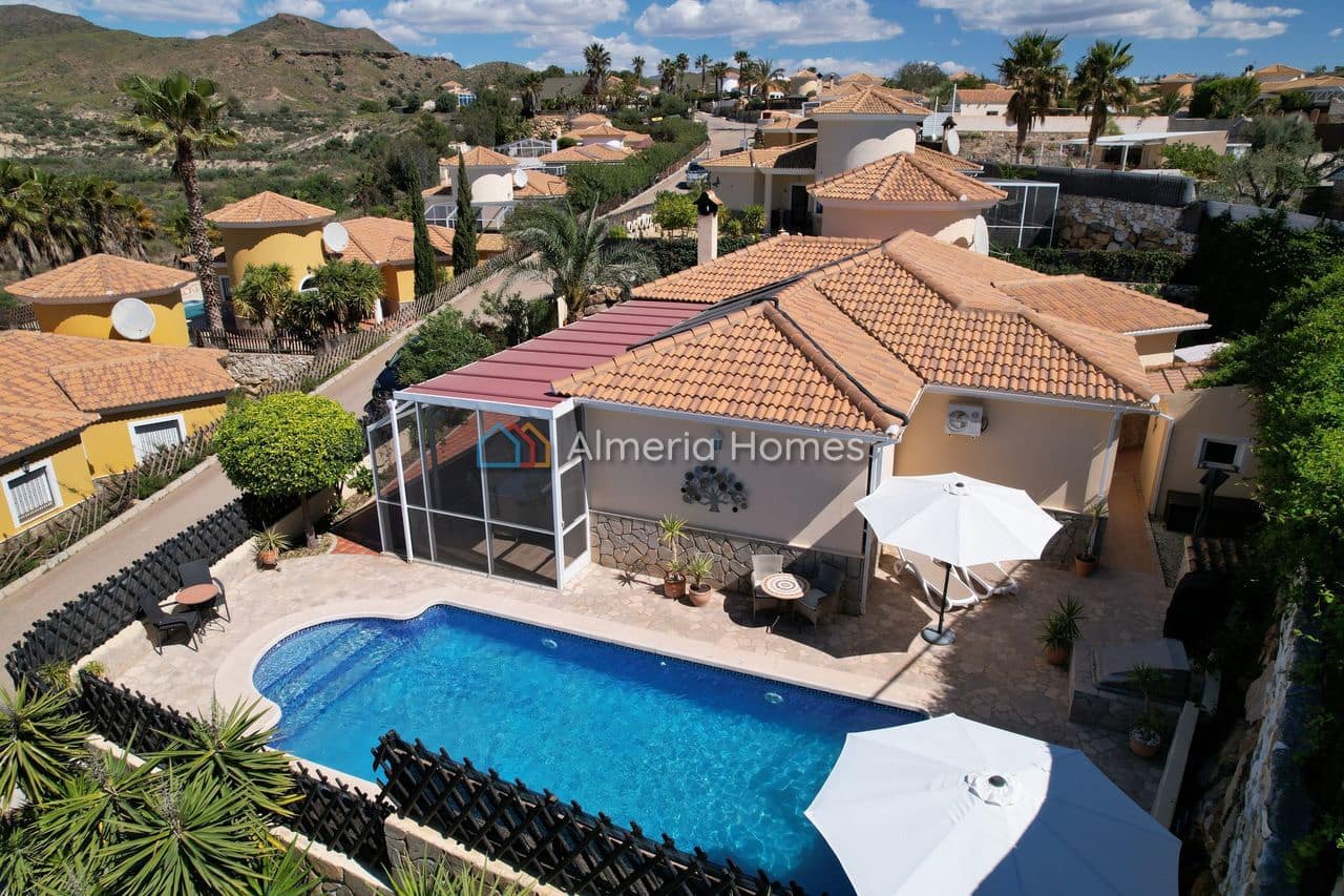 3 sypialnia Willa na sprzedaż w Partaloa z basenem garażem - 299 995 € (Ref: 9778981)