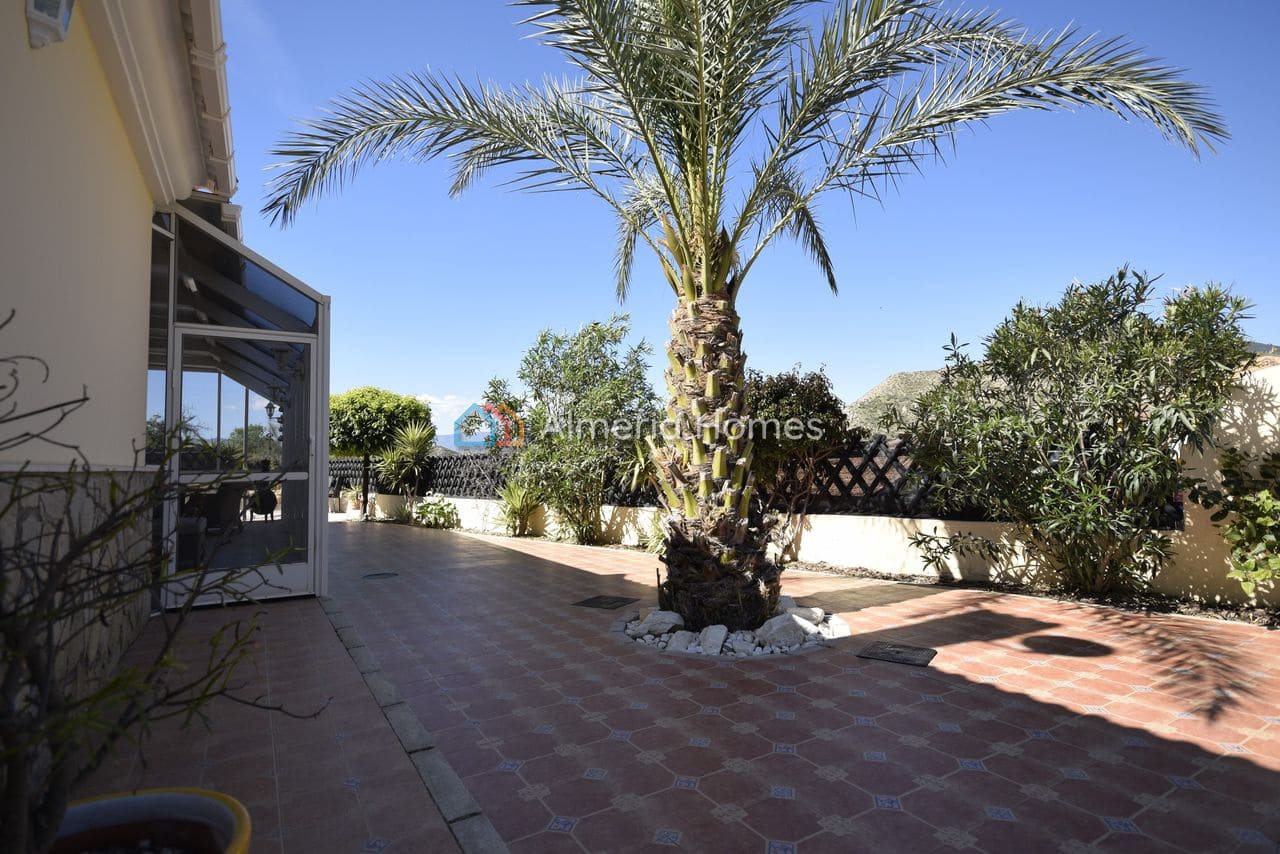 3 sypialnia Willa na sprzedaż w Partaloa z basenem garażem - 299 995 € (Ref: 9778981)