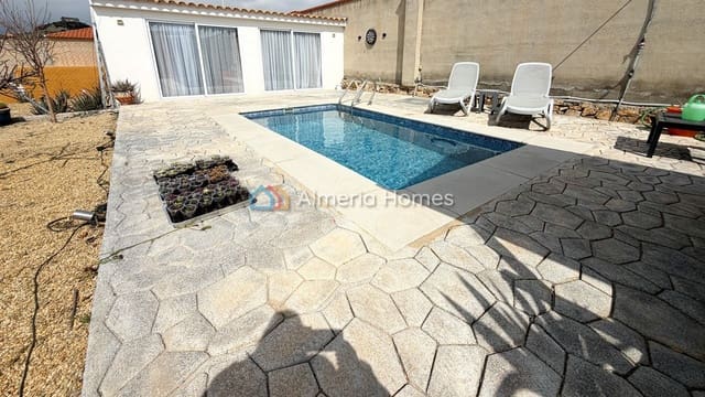 3 slaapkamer Villa te koop in Albox met zwembad garage - € 210.000 (Ref: 9789534)