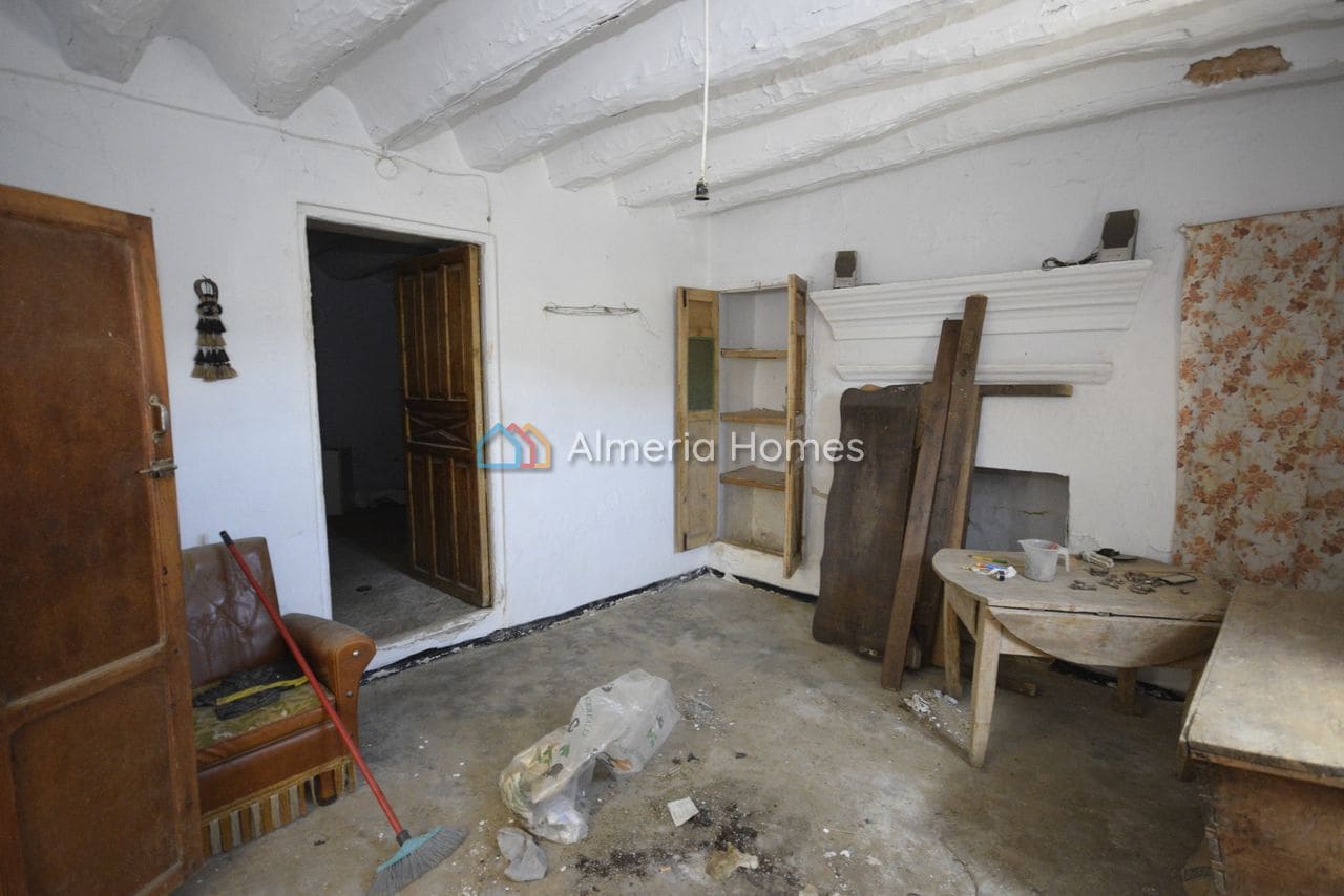 4 slaapkamer Finca/Landhuis te koop in Oria met garage - € 74.995 (Ref: 9793583)