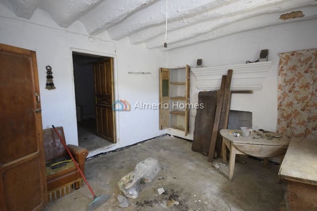 4 slaapkamer Finca/Landhuis te koop in Oria met garage - € 74.995 (Ref: 9793583)