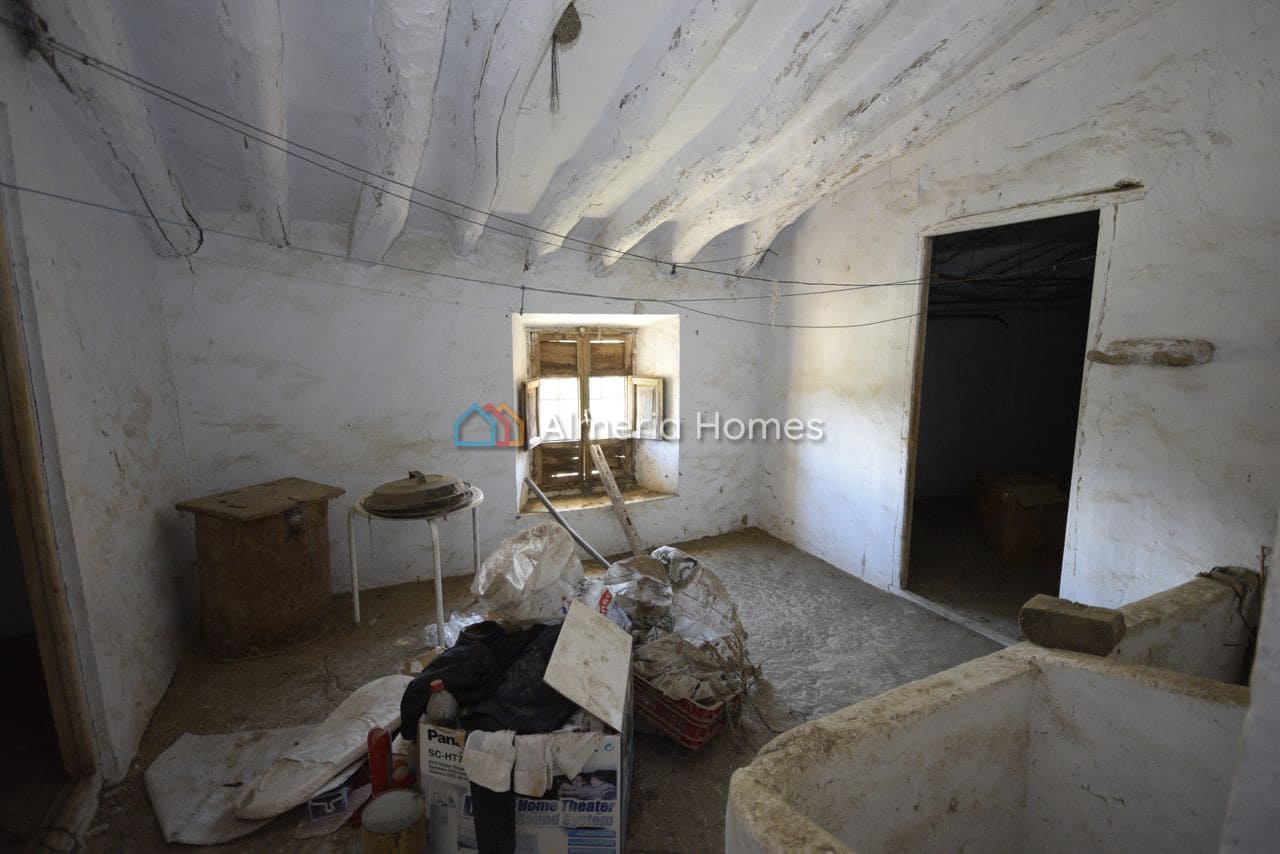 4 slaapkamer Finca/Landhuis te koop in Oria met garage - € 74.995 (Ref: 9793583)