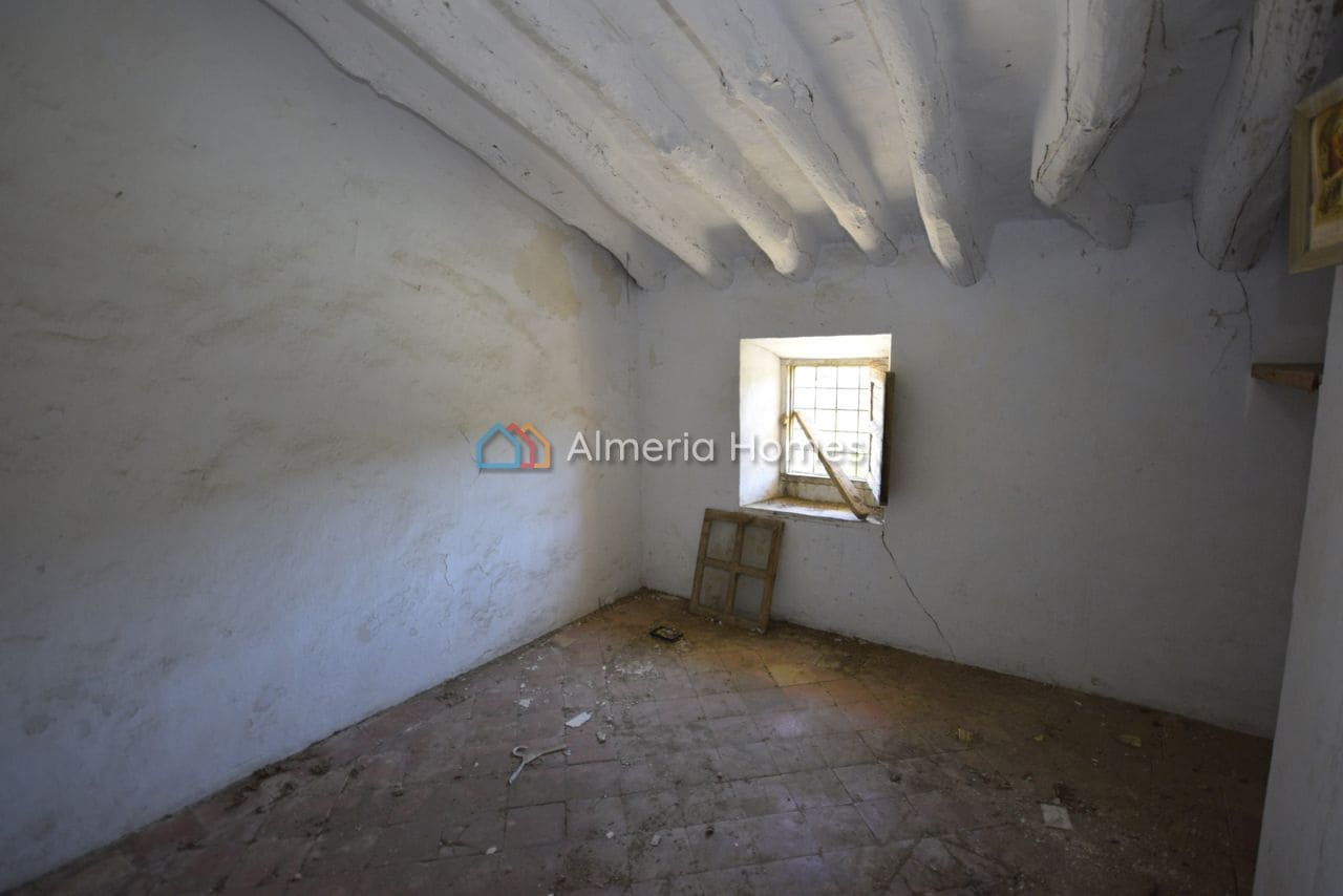4 slaapkamer Finca/Landhuis te koop in Oria met garage - € 74.995 (Ref: 9793583)
