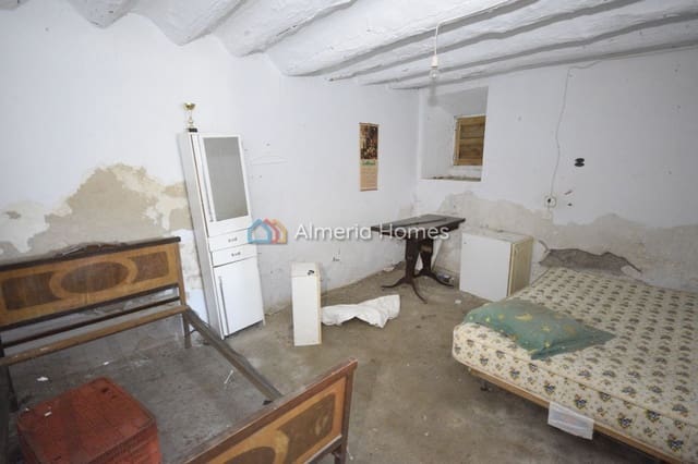 4 slaapkamer Finca/Landhuis te koop in Oria met garage - € 74.995 (Ref: 9793583)