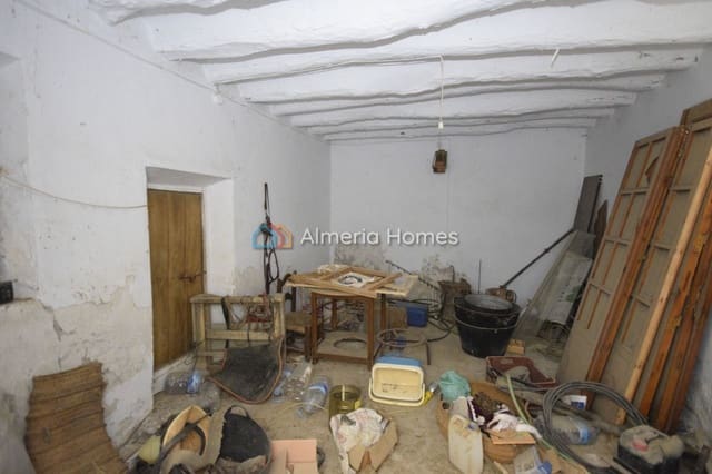 4 slaapkamer Finca/Landhuis te koop in Oria met garage - € 74.995 (Ref: 9793583)