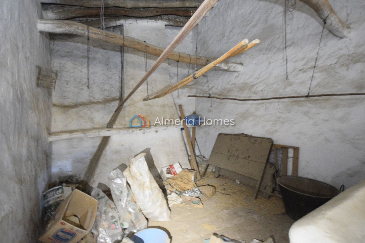 4 slaapkamer Finca/Landhuis te koop in Oria met garage - € 74.995 (Ref: 9793583)