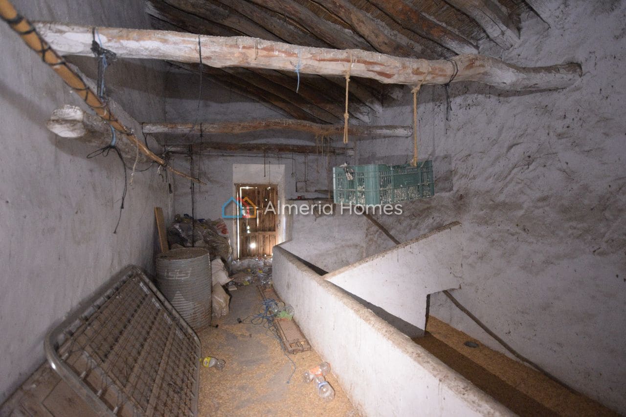 4 slaapkamer Finca/Landhuis te koop in Oria met garage - € 74.995 (Ref: 9793583)